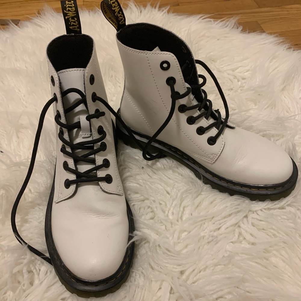 Never worn white dr marten boots